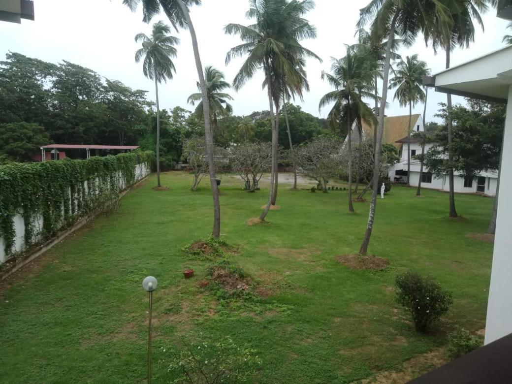 Good Wood Airport Hotel Katunayake Exterior photo